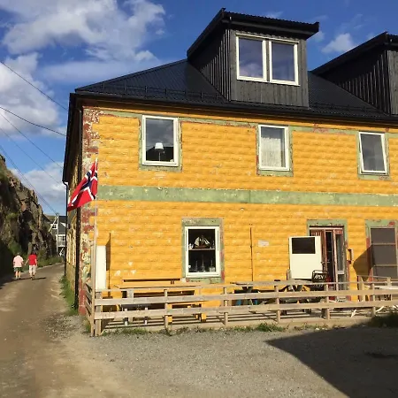 Apartment In The Former Fishing Factory Arntzen-brygga Nyksund